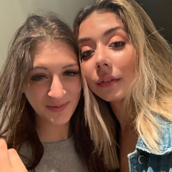 Meet your Posher, Talia - Picture 1 of 1